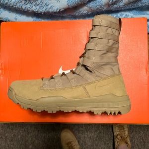 Nike SFB 28 Khaki Tactical Boots size 11. Never worn